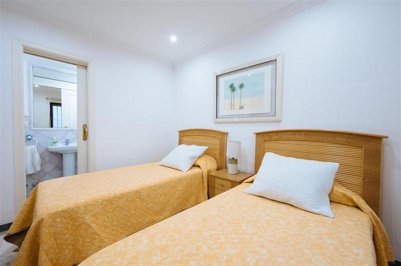 Vivienda Turistica Atanasio Barron- Free Parking Sevilla