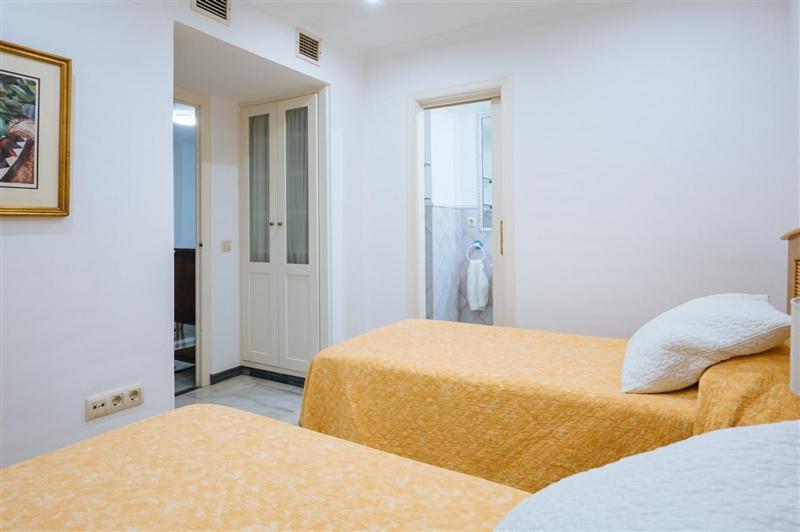 Vivienda Turistica Atanasio Barron- Free Parking Apartment Sevilla