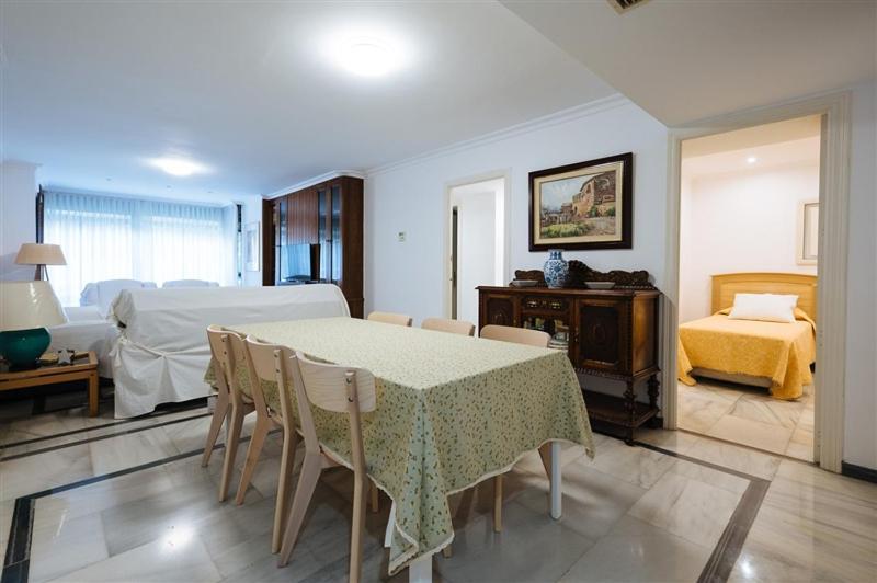 Vivienda Turistica Atanasio Barron- Free Parking Apartment Sevilla